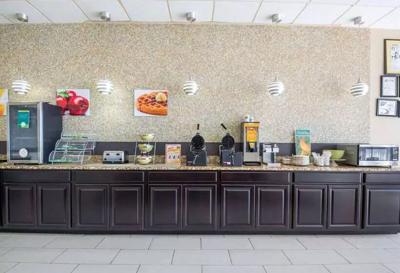 Отель Quality Inn