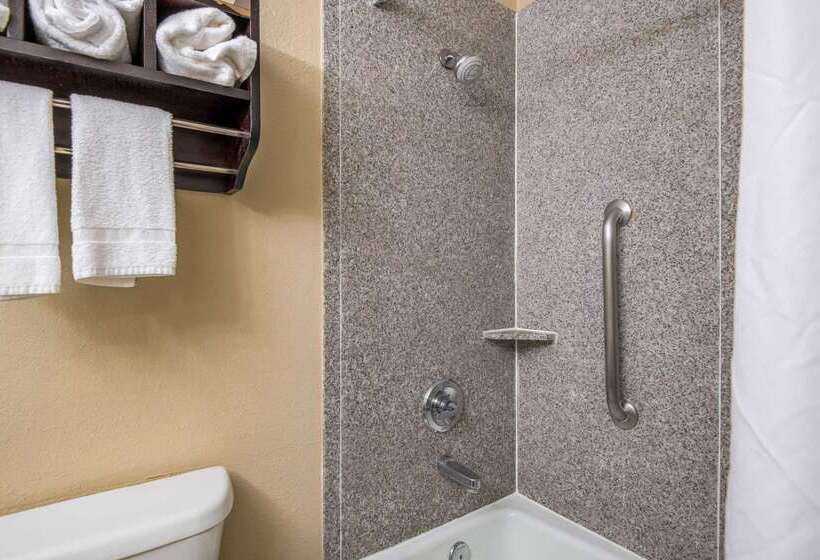 בית מלון כפרי Quality Inn