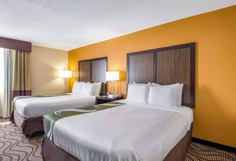 Отель Quality Inn