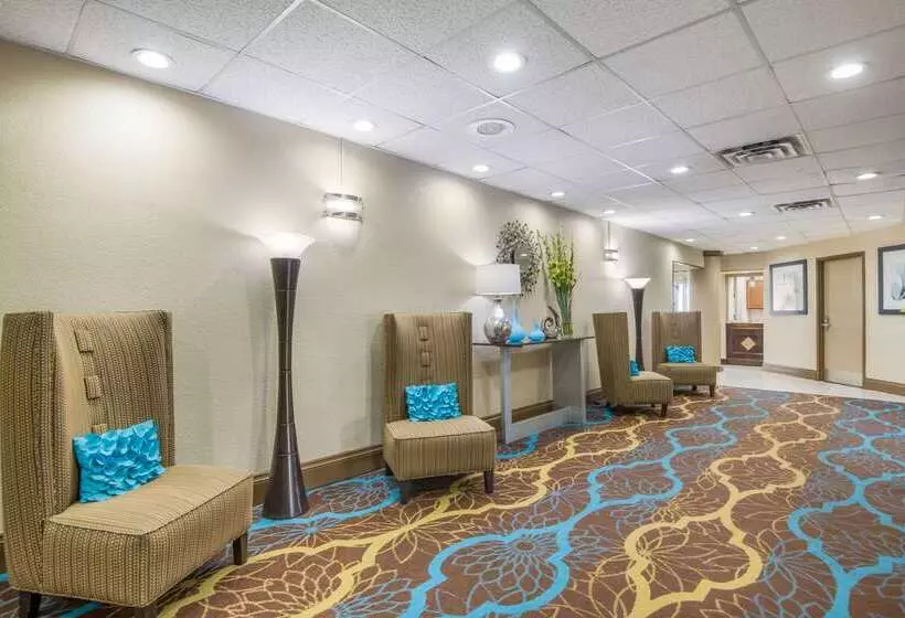 Отель Quality Inn