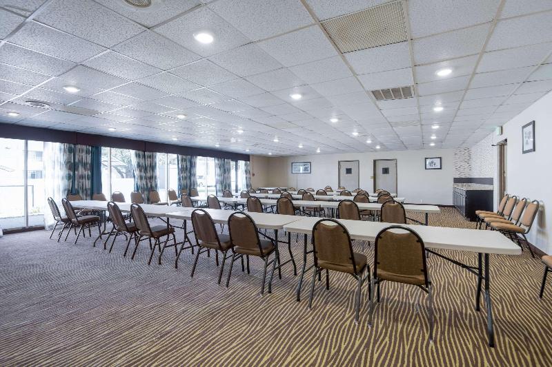 בית מלון כפרי Quality Inn