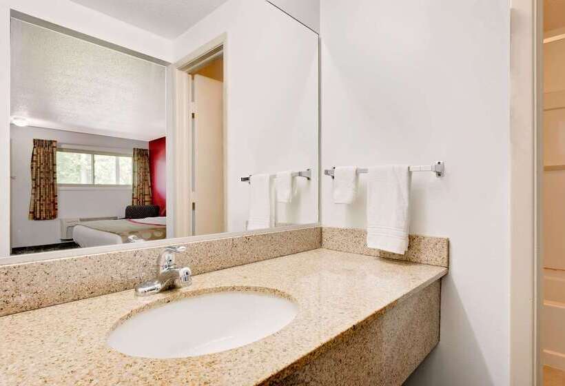 호텔 Ramada By Wyndham Cleveland Airport West