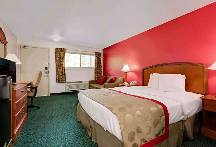 호텔 Ramada By Wyndham Cleveland Airport West