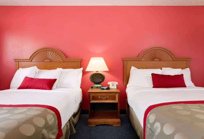 호텔 Ramada By Wyndham Cleveland Airport West