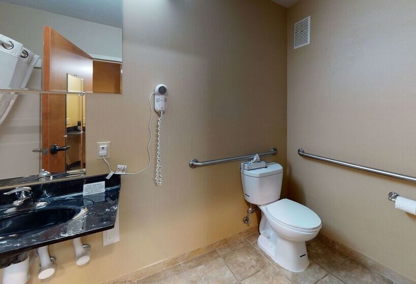 בית מלון כפרי Ramada By Wyndham Strasburg   Shenandoah Valley