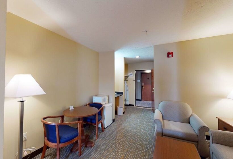 בית מלון כפרי Ramada By Wyndham Strasburg   Shenandoah Valley