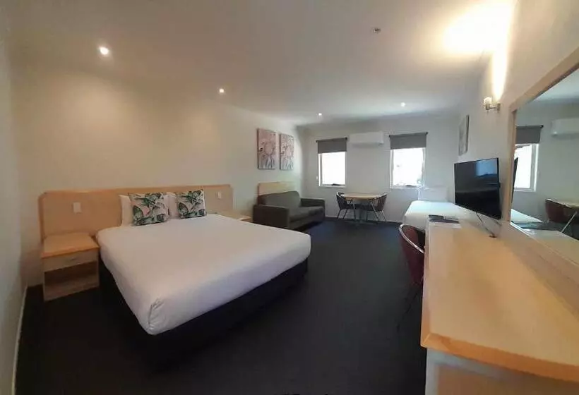 בית מלון כפרי Red Bridge Motor Inn