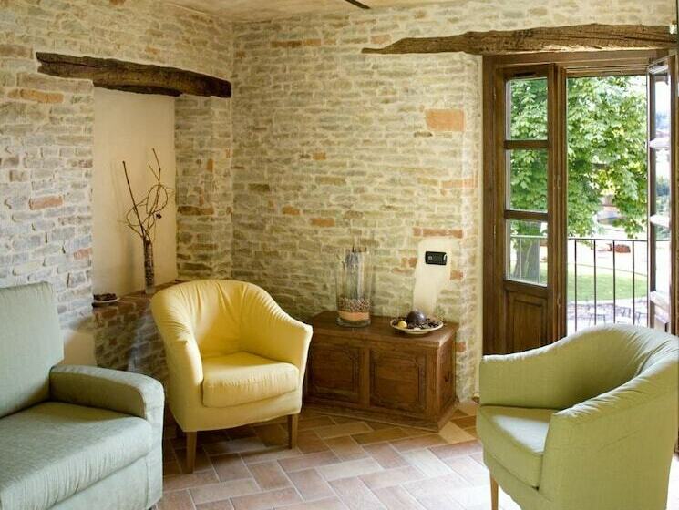 ホテル Relais Montemarino