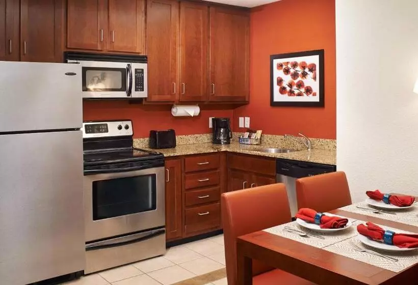 Отель Residence Inn By Marriott Saginaw