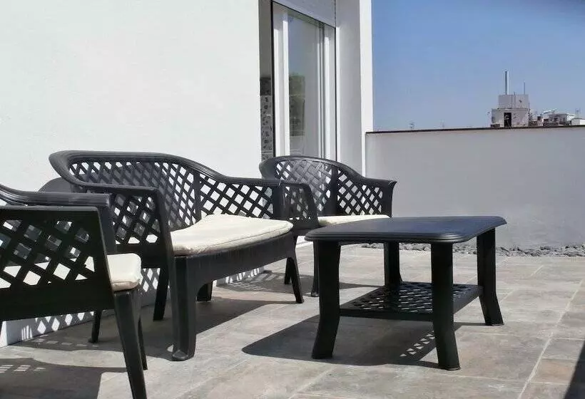 هتل Sacristia De Santa Ana