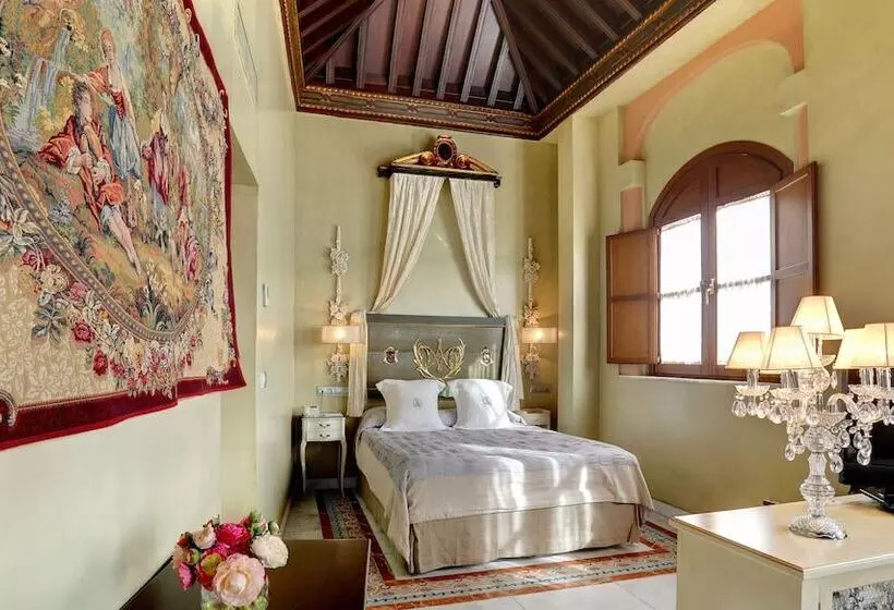 هتل Sacristia De Santa Ana