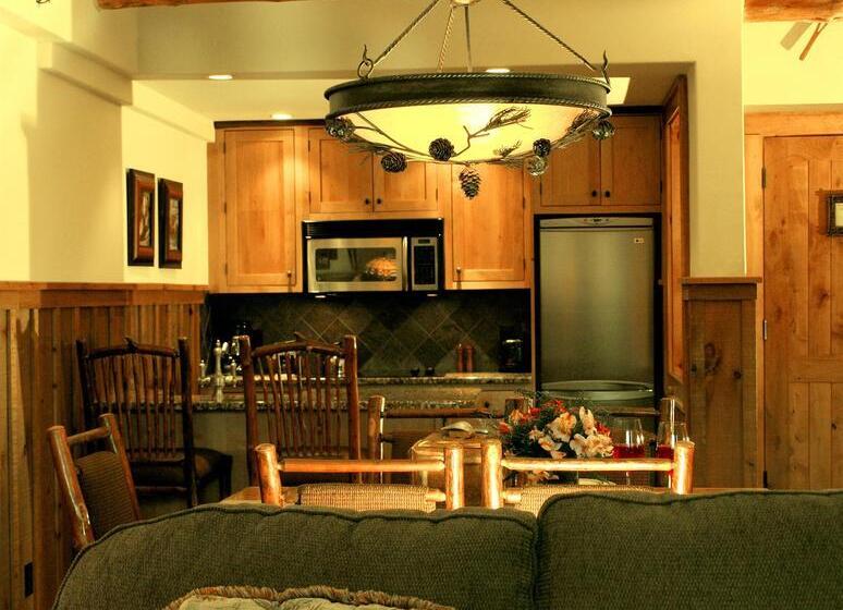 호텔 The Whiteface Lodge