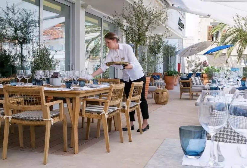 Отель Adriana Hvar Spa