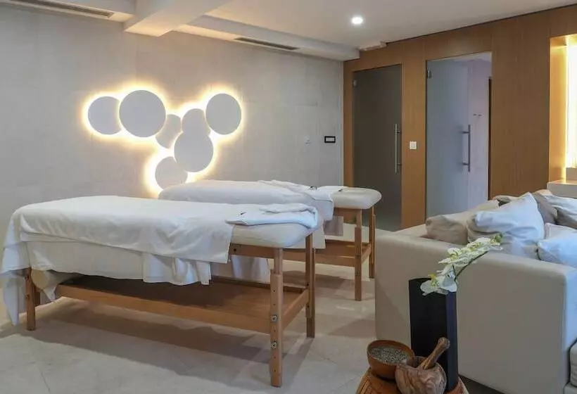 Отель Adriana Hvar Spa