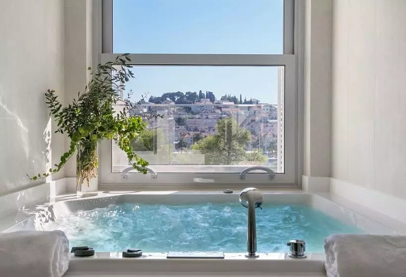 Отель Adriana Hvar Spa