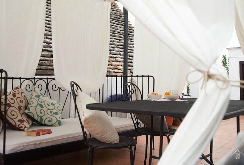 هتل Albergo Diffuso Sotto Le Cummerse