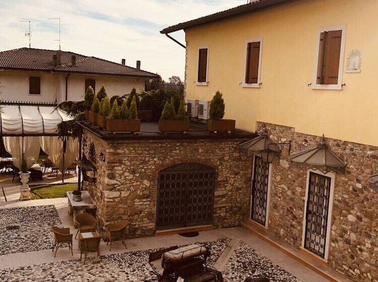 فندق Antica Dimora Corte Impero