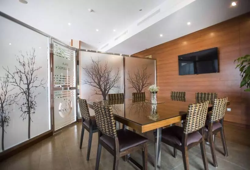 호텔 Cortijo Chico Málaga Airport