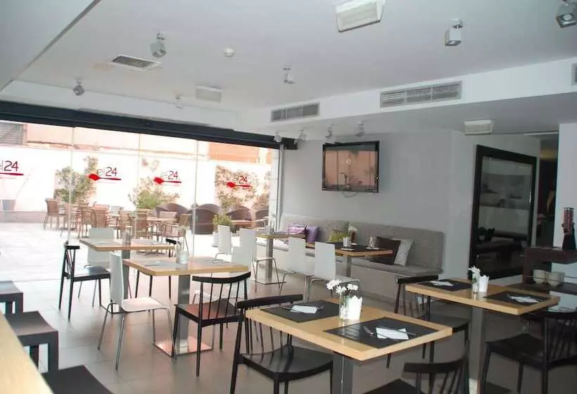 Hotelli Eco Alcala Suites