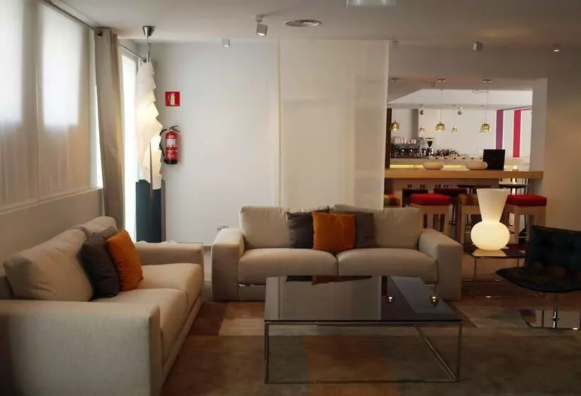 Hotelli Eco Alcala Suites
