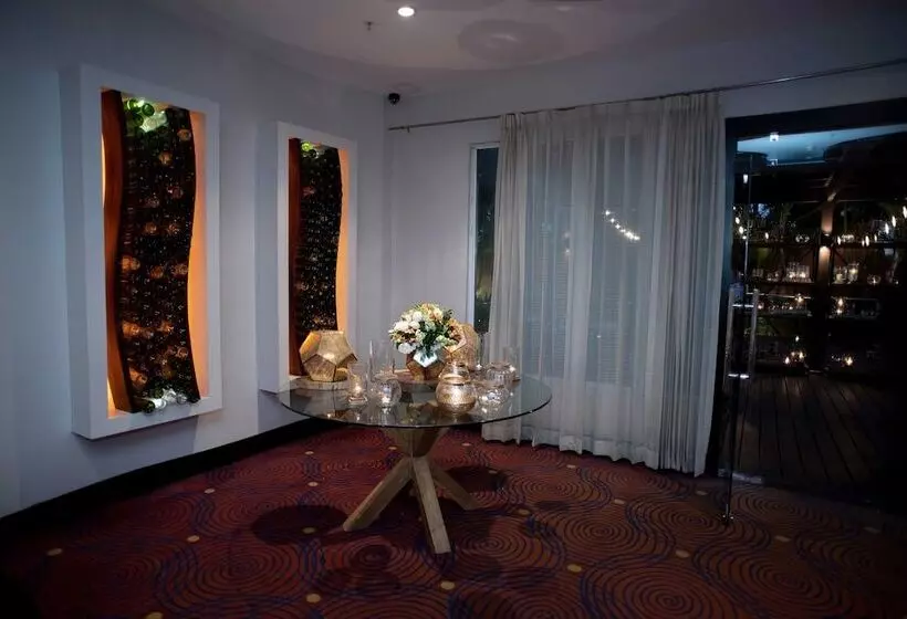 هتل Hodelpa Garden Court