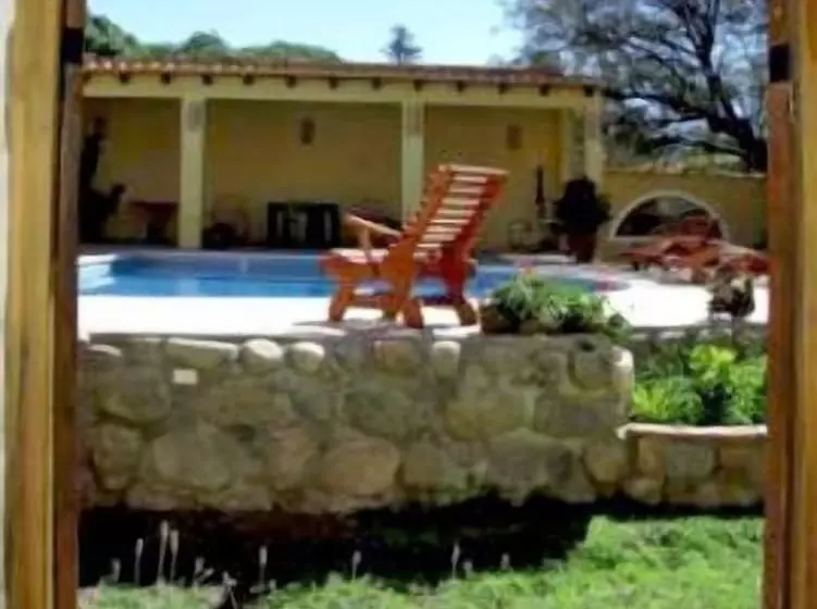 هتل Hostal Killari