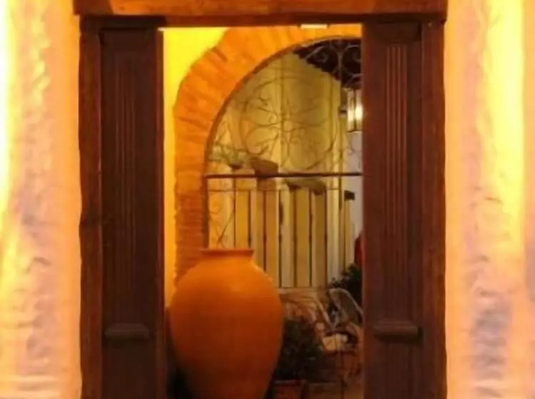 هتل Hostal Killari