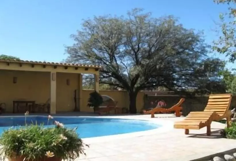 هتل Hostal Killari