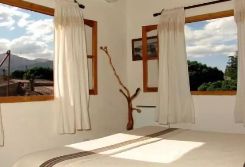 هتل Hostal Killari