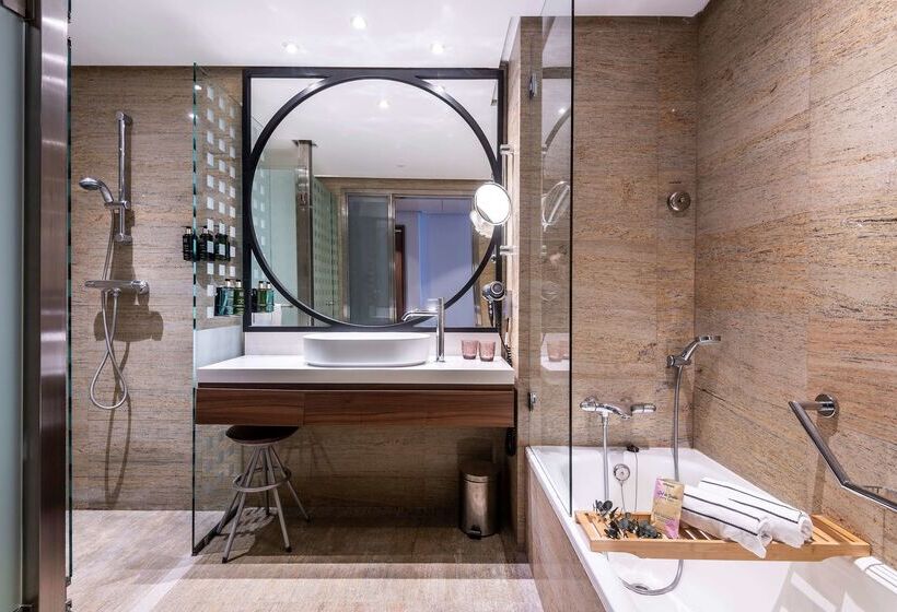 هتل Meliá Valencia