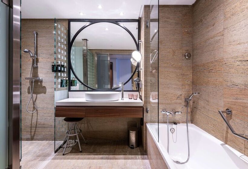 هتل Meliá Valencia