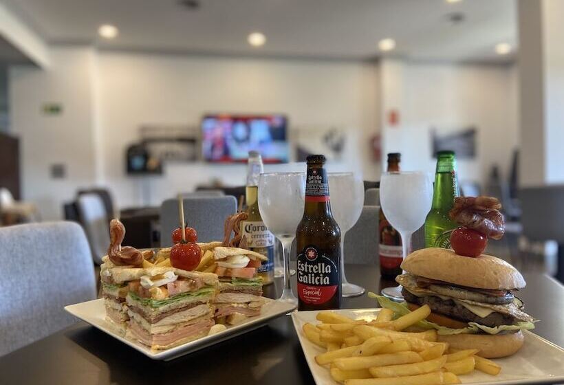 בית מלון כפרי Montera Plaza