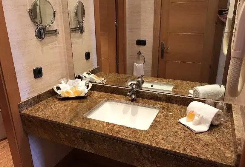 酒店 Montera Plaza