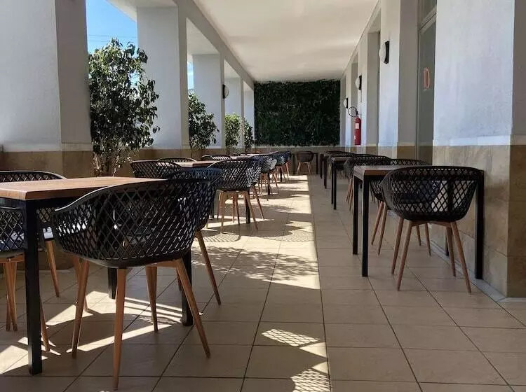 酒店 Montera Plaza