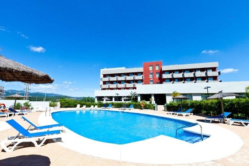 בית מלון כפרי Montera Plaza