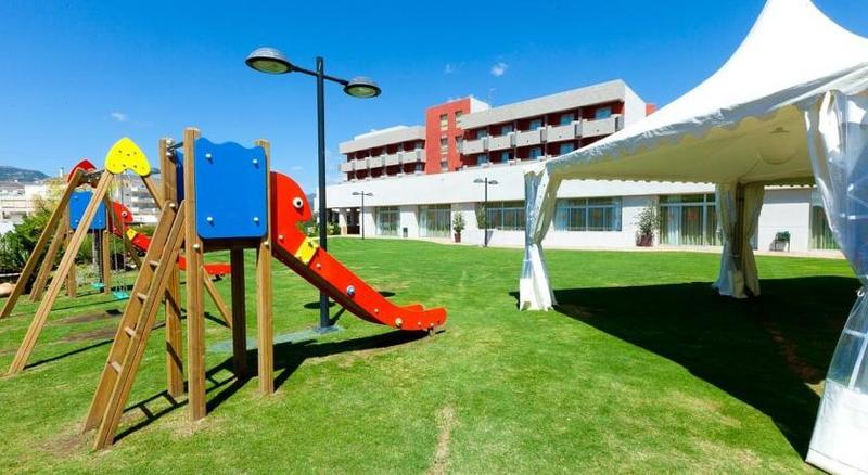 בית מלון כפרי Montera Plaza