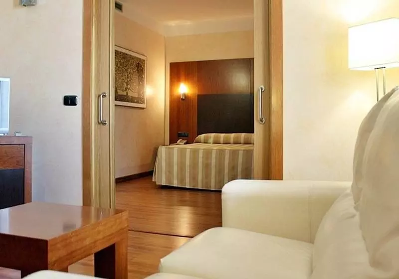 酒店 Montera Plaza