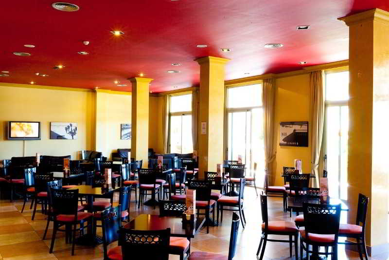 בית מלון כפרי Montera Plaza