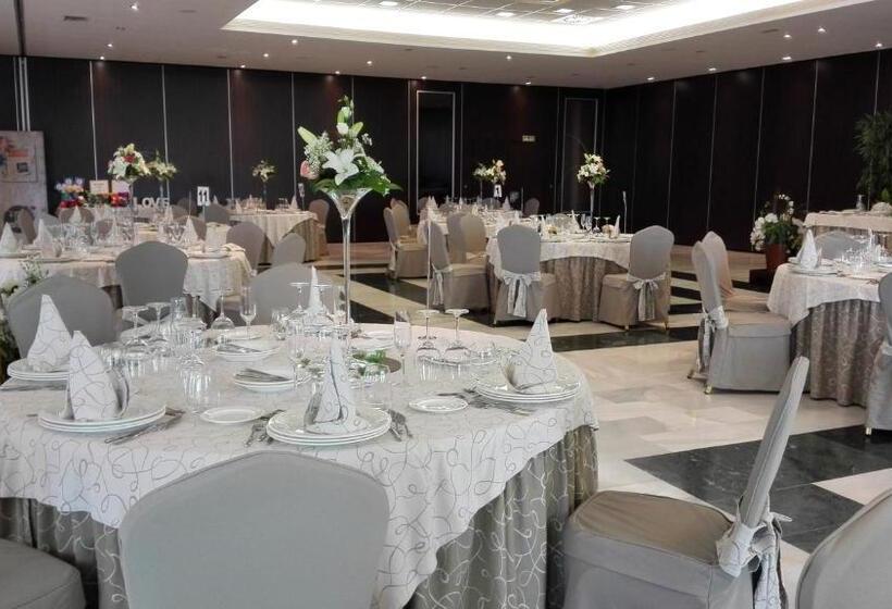 فندق Palacio De La Magdalena