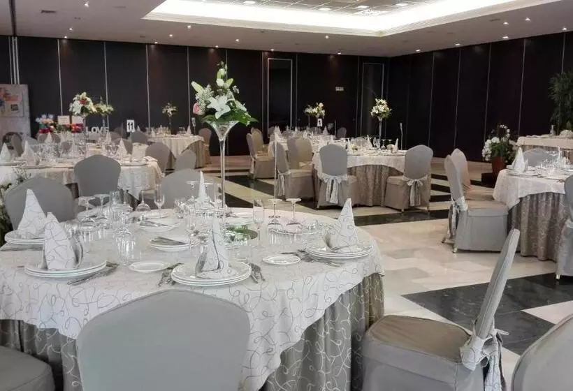 هتل Palacio De La Magdalena