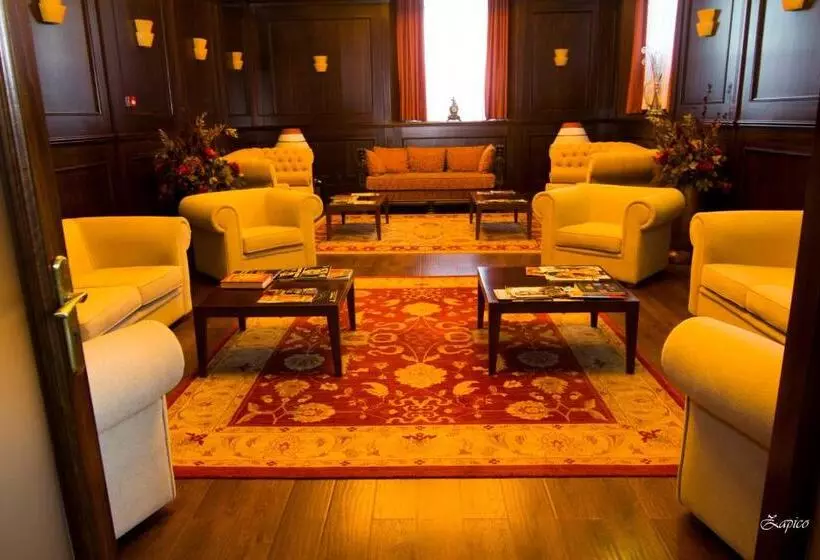 هتل Palacio De La Magdalena