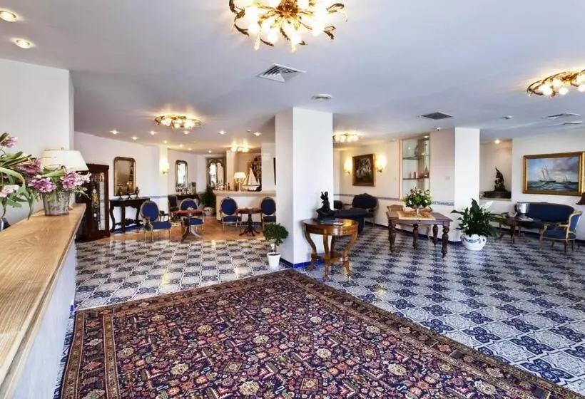 فندق Punta Campanella Resort & Spa