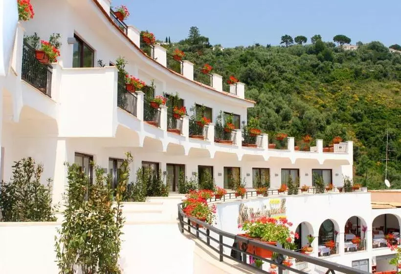 فندق Punta Campanella Resort & Spa