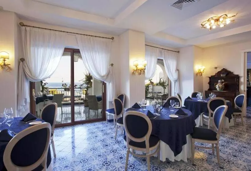 فندق Punta Campanella Resort & Spa