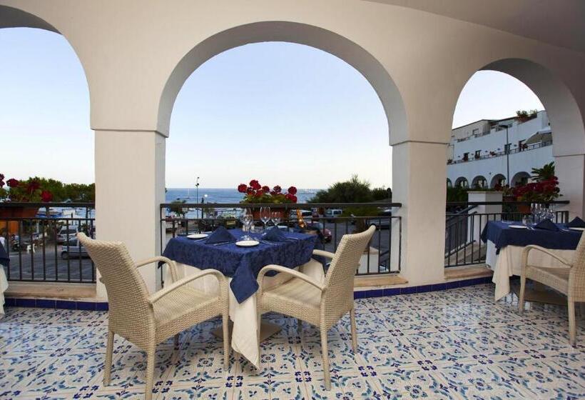 ホテル Punta Campanella Resort & Spa