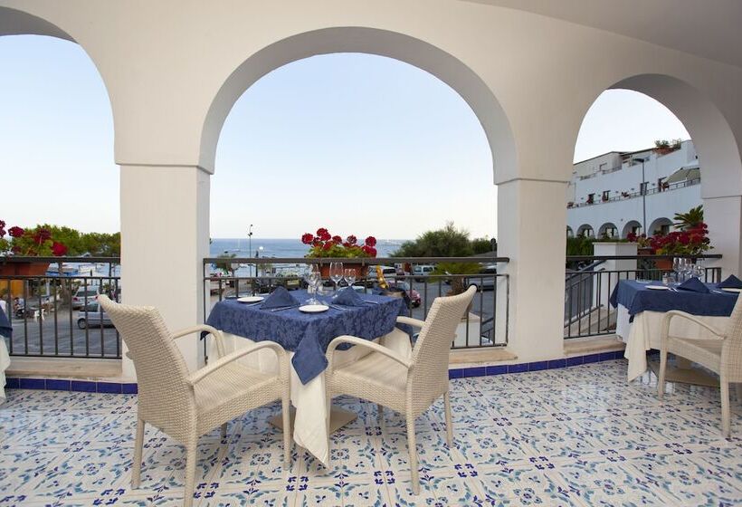 ホテル Punta Campanella Resort & Spa