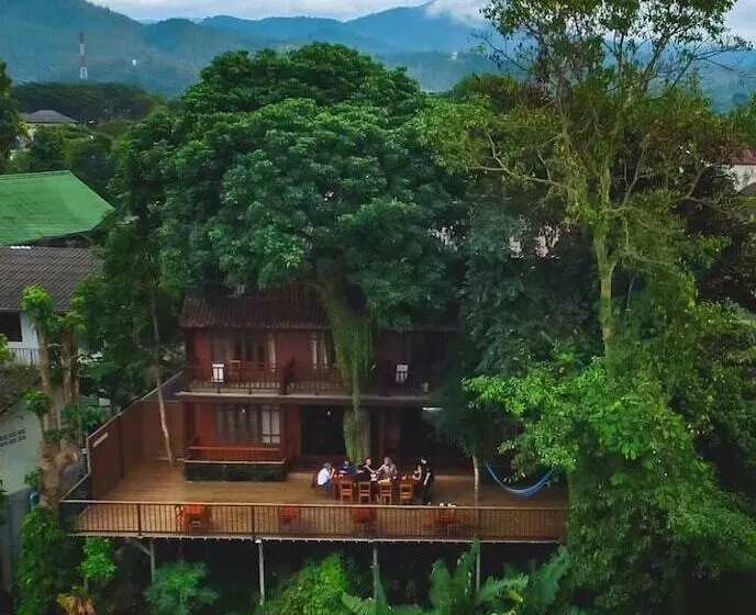 호텔 Riverhouse The Teak House