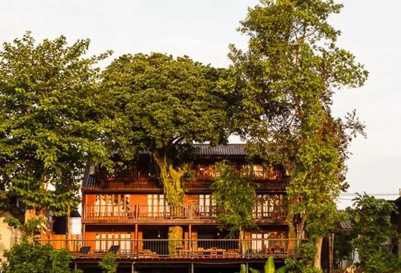 호텔 Riverhouse The Teak House