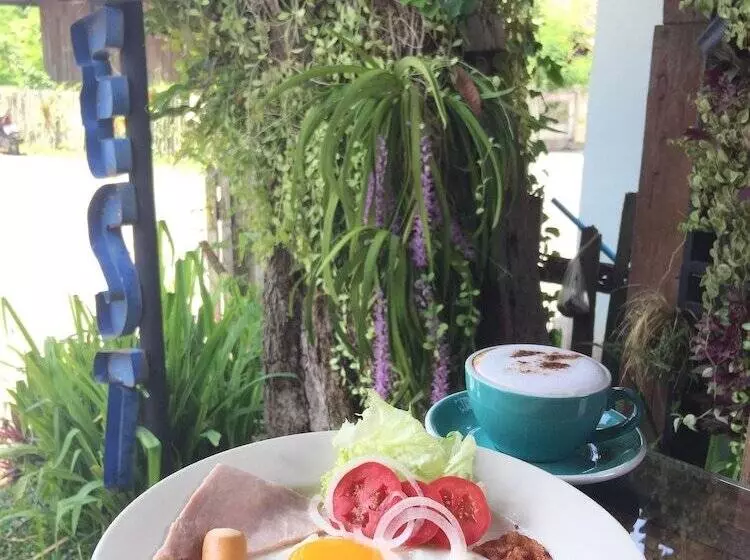 호텔 Riverhouse The Teak House