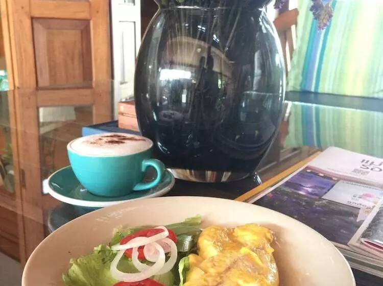 호텔 Riverhouse The Teak House